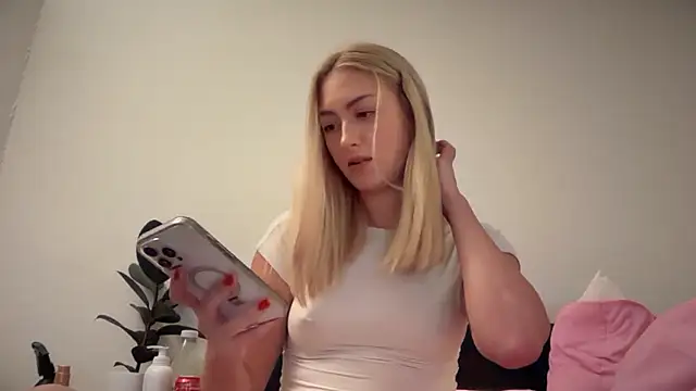 Kitty Swetty online show from January 9, 10:36 pm