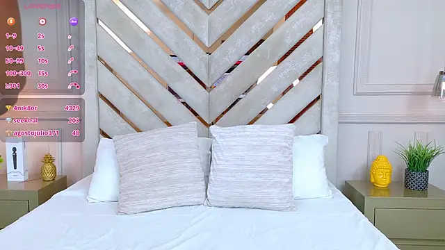 Agatha-Adams online show from September 25, 2:38 pm