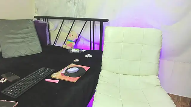 Clunita online show from December 15, 2:11 pm