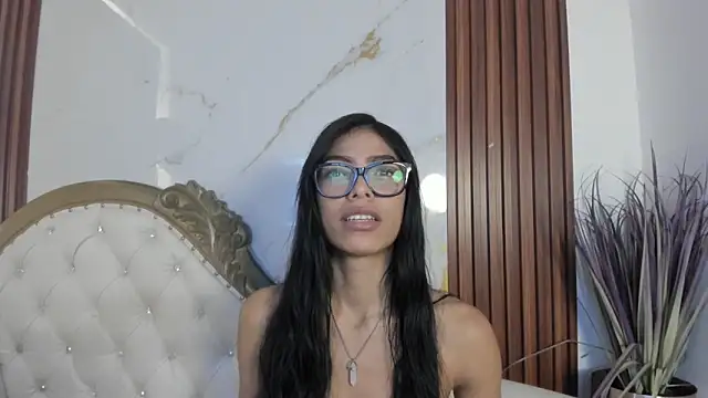 CoralieBronson online show from October 7, 8:02 pm