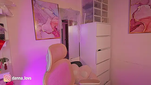 Dannaa Lovs online show from September 8, 5:23 pm