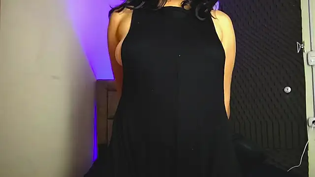 EmilyNoir1 online show from September 13, 1:24 am