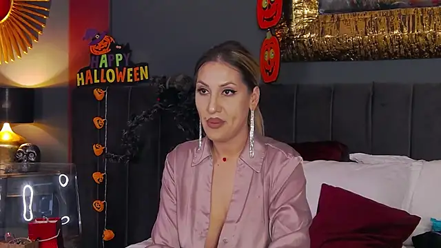 VickiSpice online show from November 1, 8:02 pm