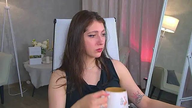 Mary Miiller online show from November 18, 10:16 am