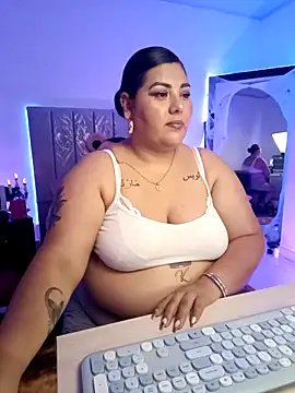 AndreaKinky online show from October 25, 8:33 am