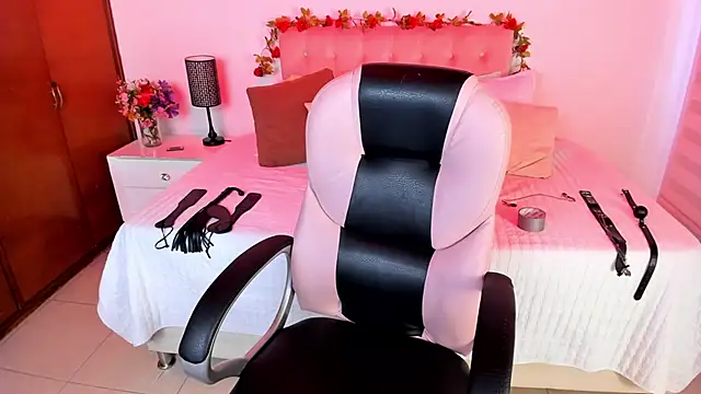 Lucie Harper online show from September 18, 9:13 pm