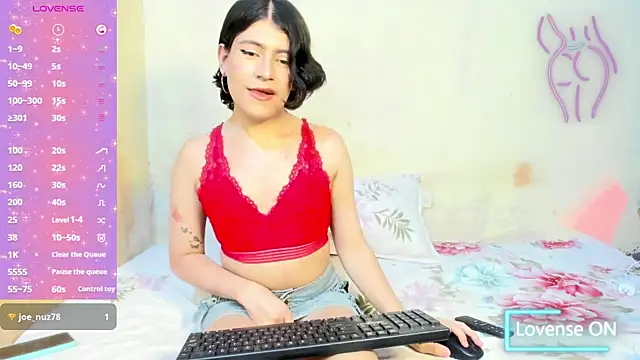 xxxEmmaxx online show from September 12, 6:03 am