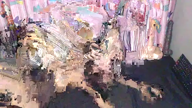 TrishahXo online show from March 25, 4:43 pm