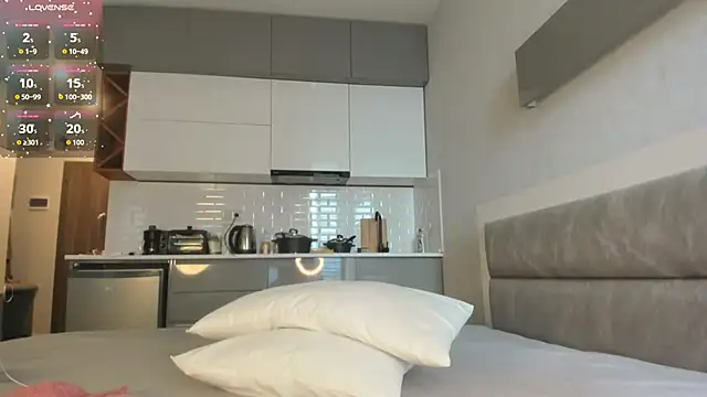 Clarity Yumi online show from September 10, 5:29 am