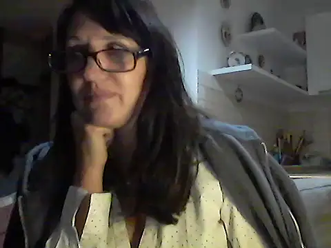 Elena48324 online show from December 3, 7:27 pm