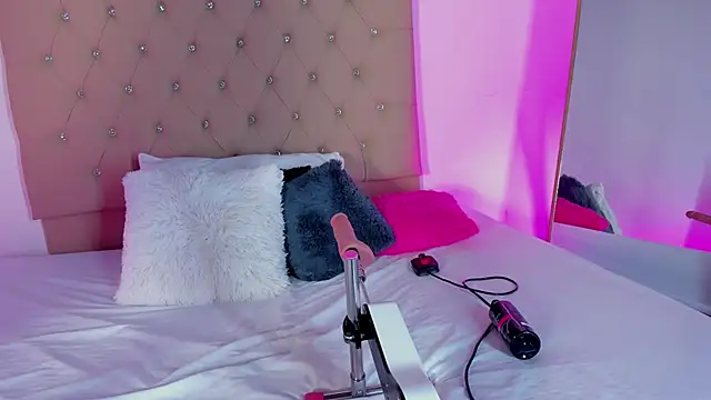 Zafiro  Brown online show from September 13, 1:19 pm