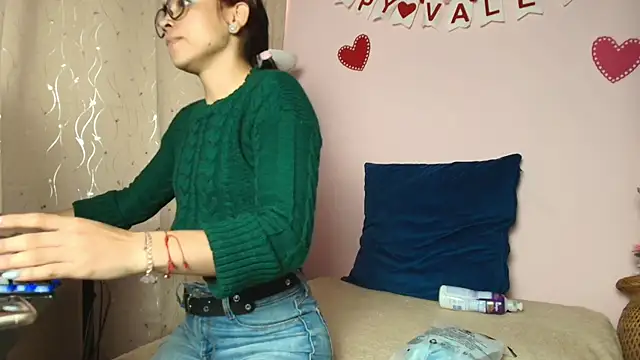 Dafne Mel online show from February 12, 3:58 pm