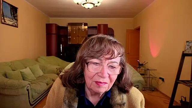 Betty Brick online show from December 22, 1:36 pm