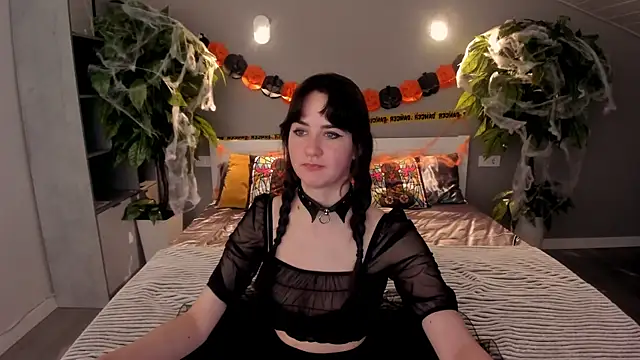 BerryDiva online show from October 18, 7:00 am