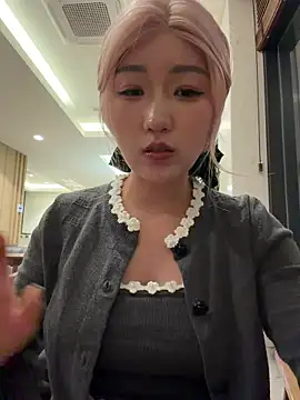 winter11 online show from November 28, 8:50 am