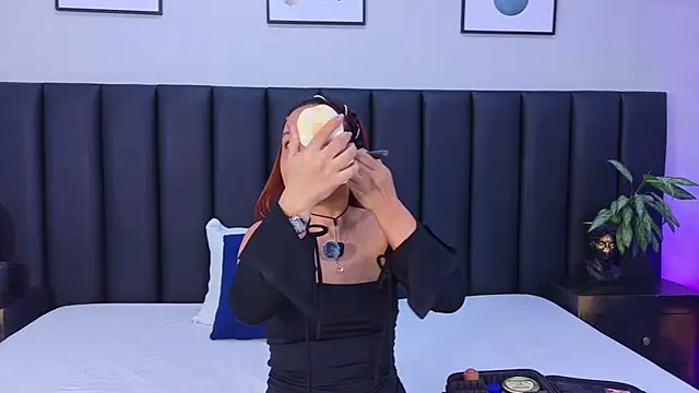 Marthina online show from June 2, 11:28 pm