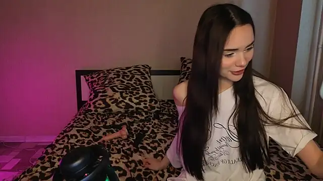 honey     bunny online show from December 17, 5:22 am