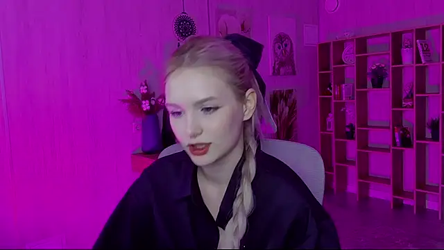 AvaDaviis online show from October 7, 3:16 pm