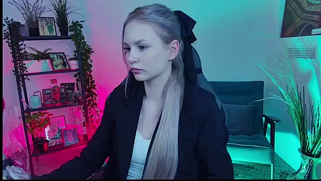 AvaDaviis online show from September 24, 10:58 am