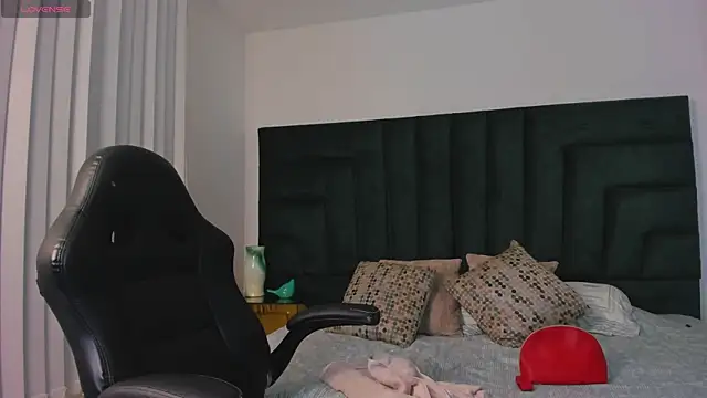 valerieMattson online show from September 28, 5:40 pm