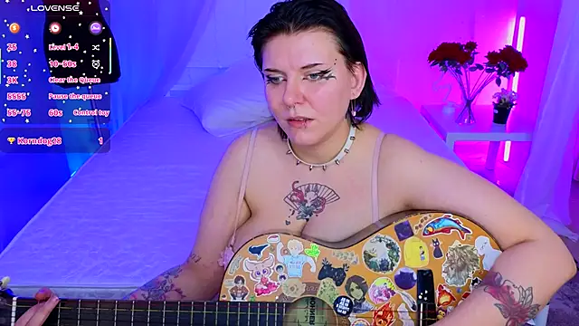 bluelunaray online show from November 6, 11:05 am