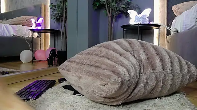 ScarlettJakobs online show from September 15, 10:45 am