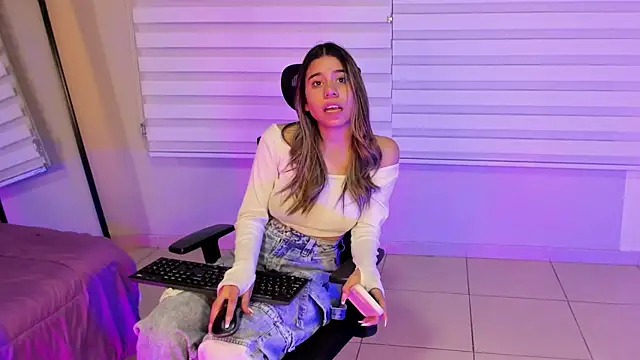 Rachell criss online show from October 1, 4:28 am