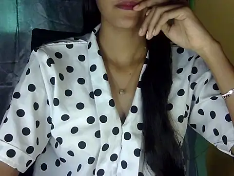 zara Khan0 online show from November 30, 5:00 am