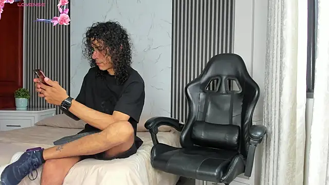 JackAndRosse  online show from April 9, 4:23 pm