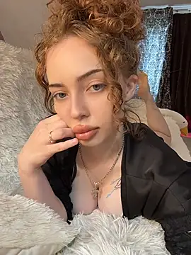 Hannah xBaby online show from June 8, 11:00 am