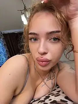 Hannah xBaby online show from June 19, 3:26 pm