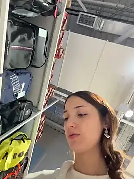 DollyTall online show from April 11, 7:45 am