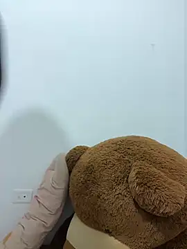 Emily Taylor2 online show from September 18, 2:54 am