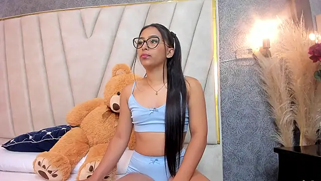 AmyStar1 online show from December 3, 9:50 pm