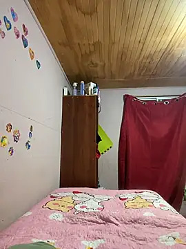 kiittyselenita online show from March 4, 3:46 am