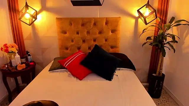 violet sweet19 online show from February 23, 12:15 pm