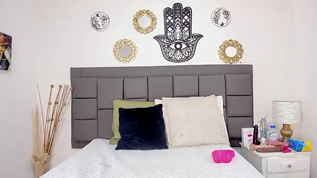 summer williams18 online show from January 15, 1:28 pm