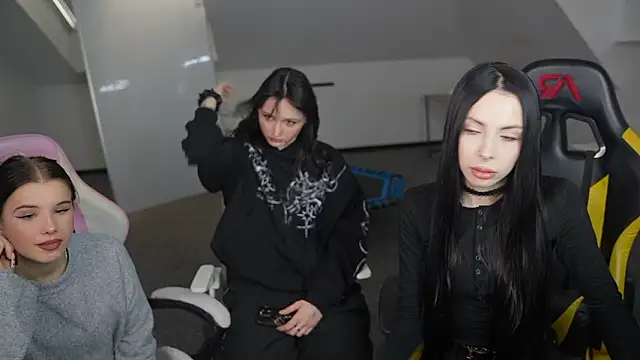 VivianSweet  online show from March 24, 3:28 pm