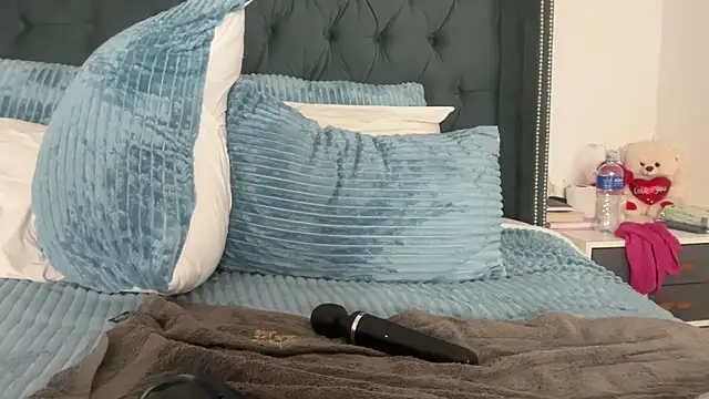 TangyYummyAss online show from October 25, 1:30 pm