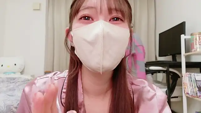 MOEMOE-Q online show from May 31, 5:41 pm
