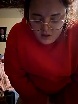 nuttiebuddy1 online show from October 4, 4:18 am