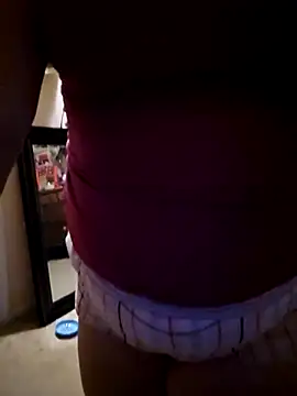 nuttiebuddy1 online show from October 27, 6:42 am