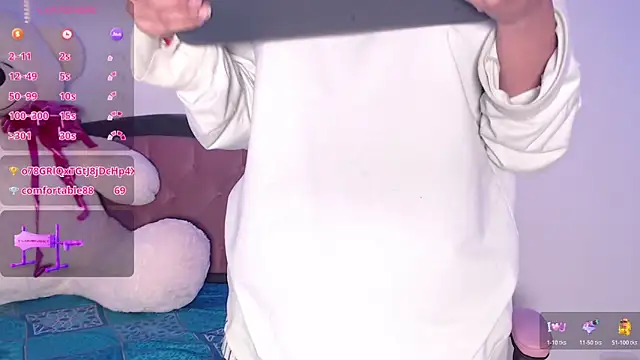 Sarahcutexoxox online show from November 3, 3:43 am