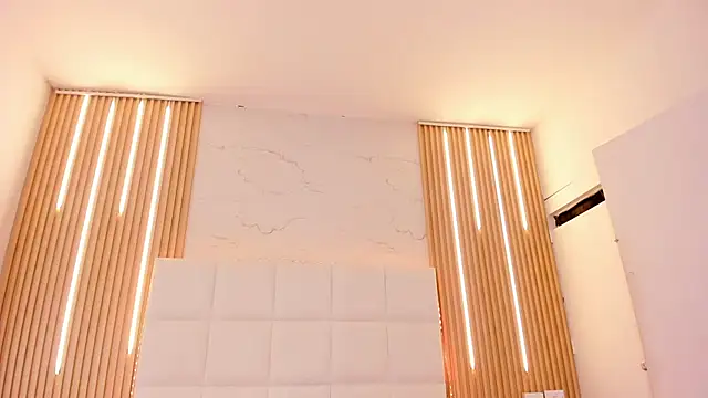 Elody rousse online show from February 26, 12:59 pm