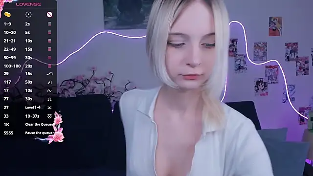 Megan--chan online show from March 19, 5:06 pm