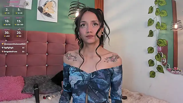 raven smith  online show from February 13, 9:38 pm