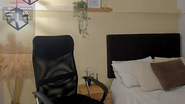 antonellacooper   online show from April 13, 12:17 pm