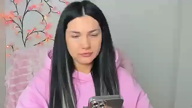 Lune Moon online show from January 19, 6:20 am