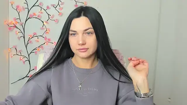 Lune Moon online show from February 9, 6:48 am