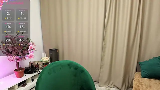 holylisssa online show from October 23, 1:06 pm